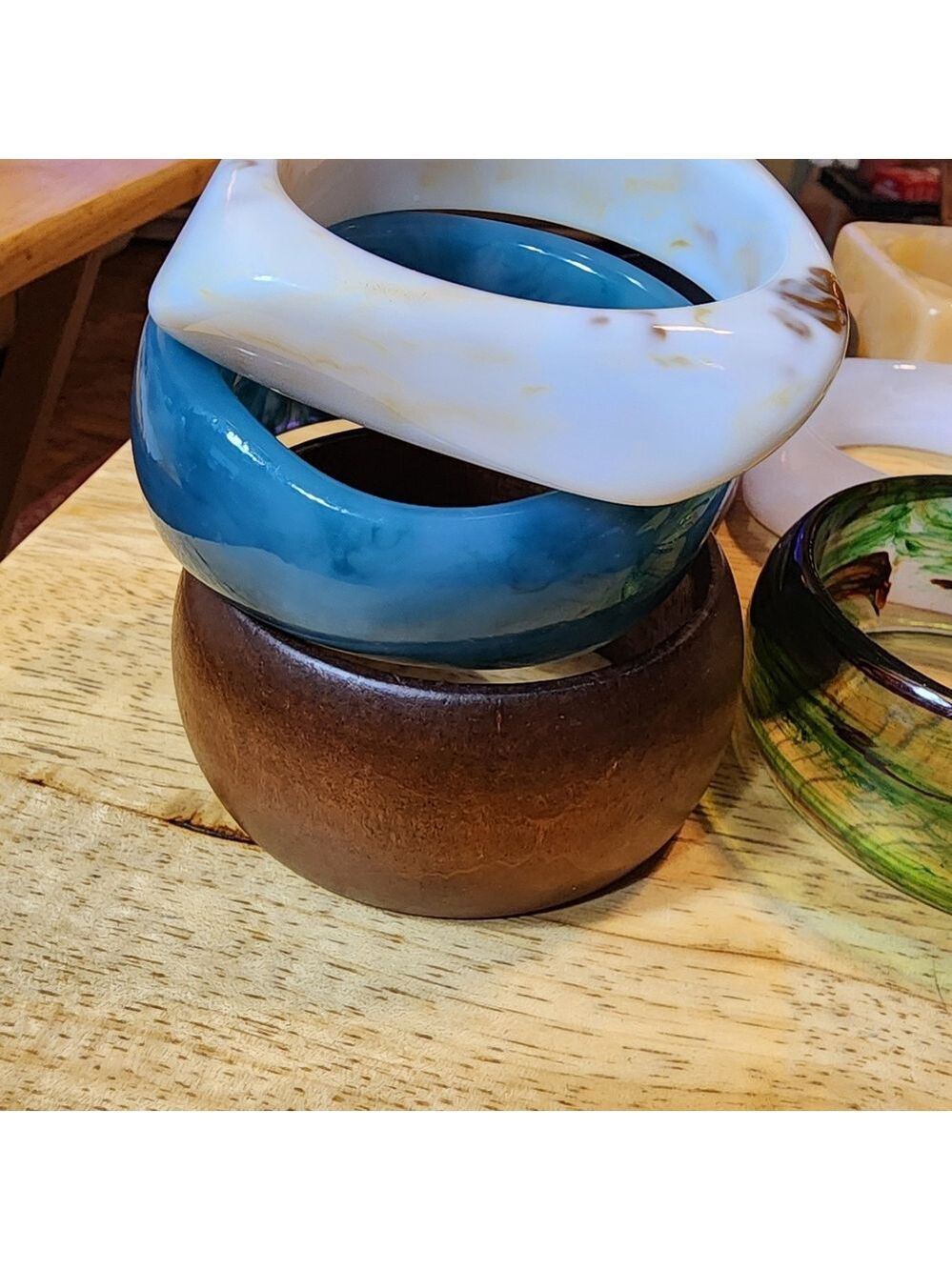 Bundle of 14 Colorful Bangles - Picture 4 of 6
